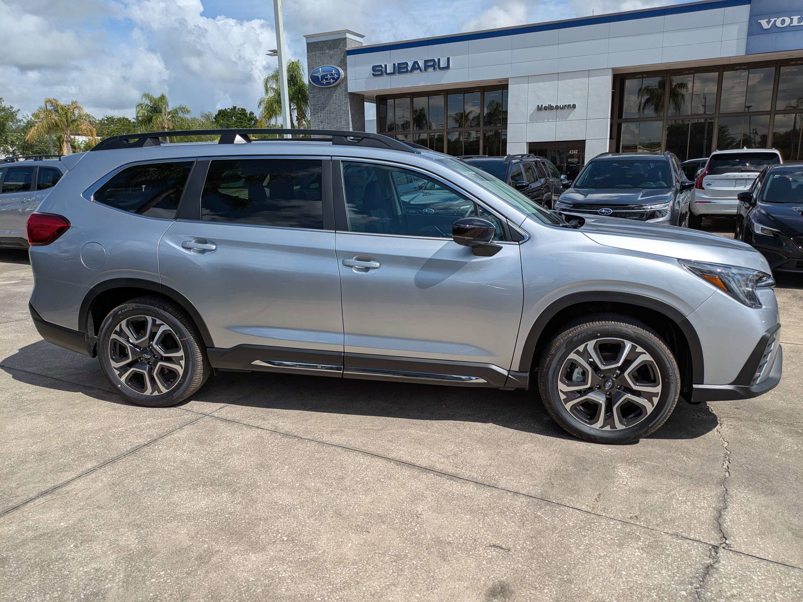 New 2026 Subaru Ascent Limited AWD/4WD image 3