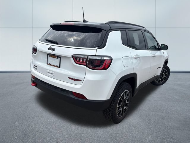 New 2026 Jeep Compass Trailhawk w/ Sun, Sound & Navigation Group AWD/4WD image 4
