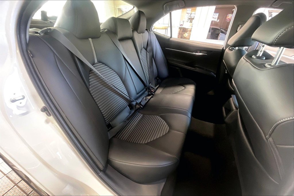 Used 2024 Toyota Camry SE FWD image 15