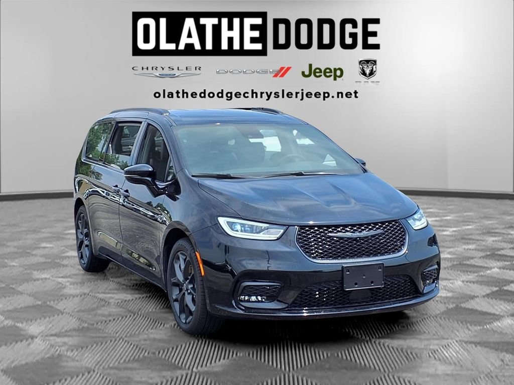 New 2026 Chrysler Pacifica Select w/ S Appearance Package FWD image 31