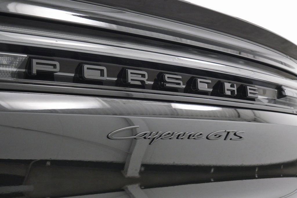 Used 2025 Porsche Cayenne GTS image 10