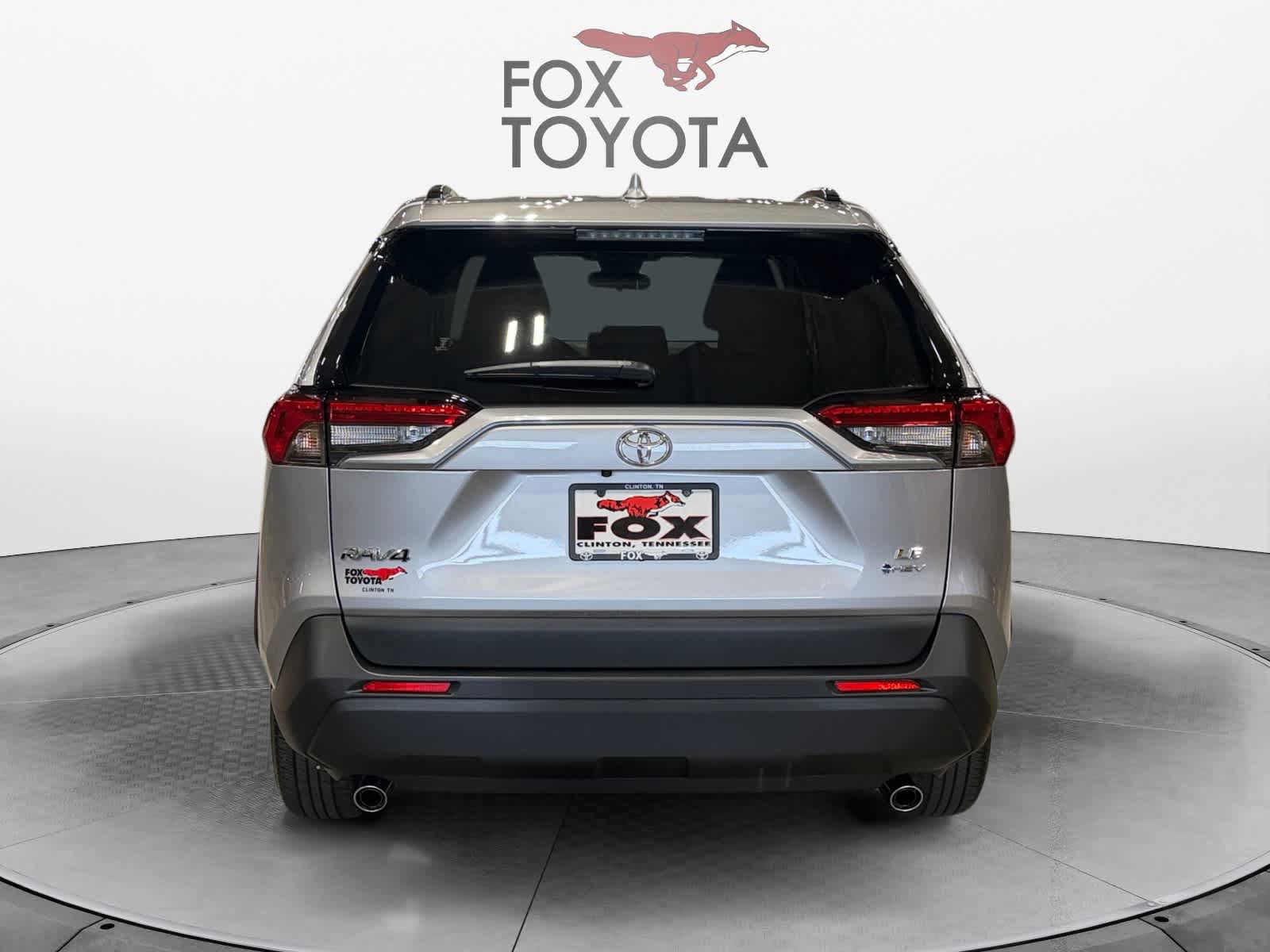 Used 2025 Toyota RAV4 LE AWD/4WD image 5