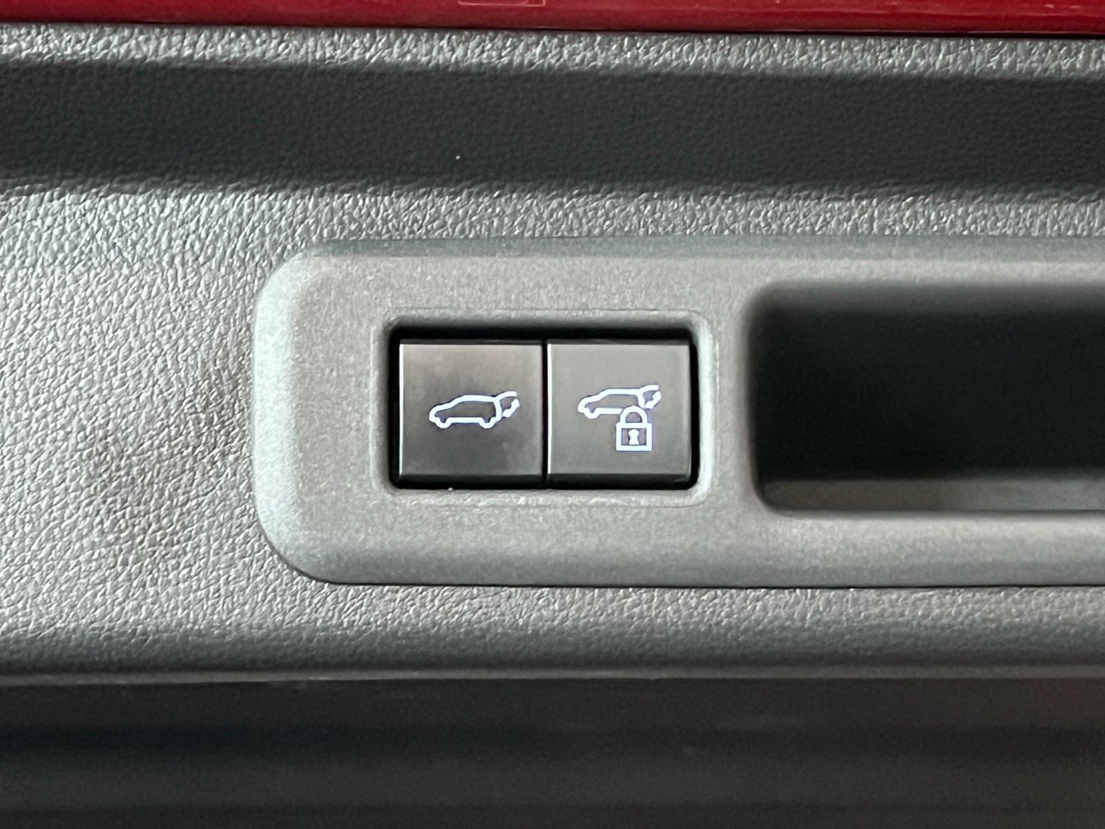Used 2023 Toyota Sequoia Capstone AWD/4WD image 11