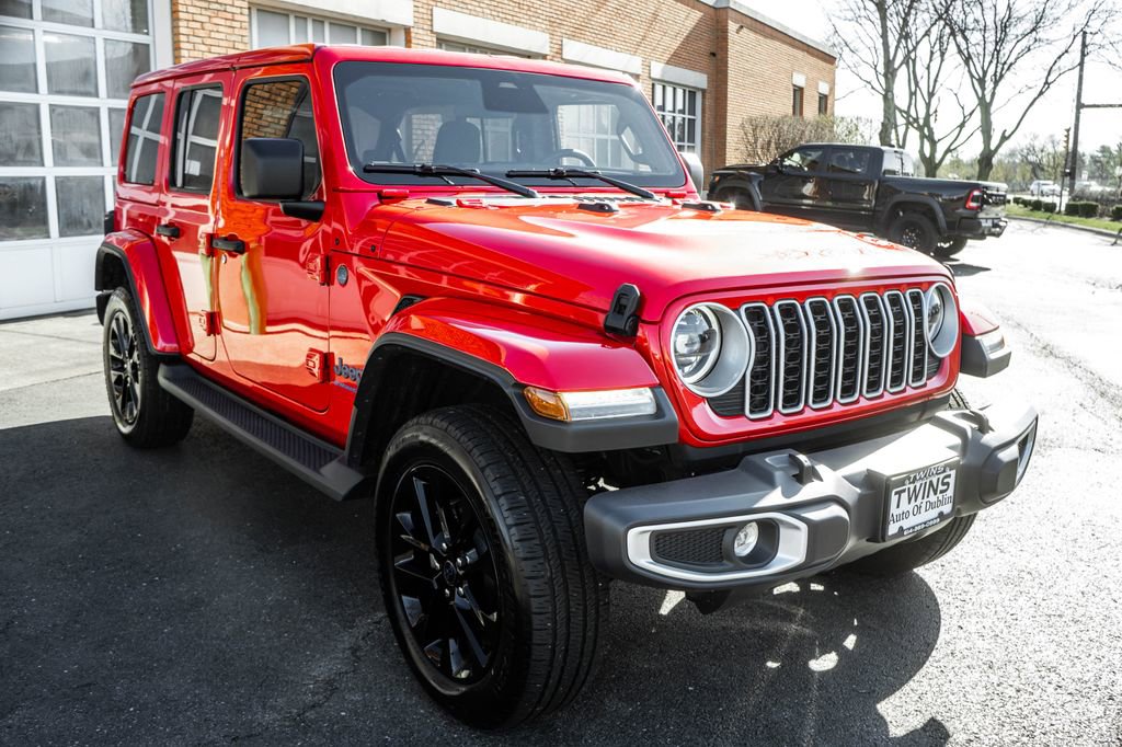 Used 2025 Jeep Wrangler Unlimited Sahara image 6