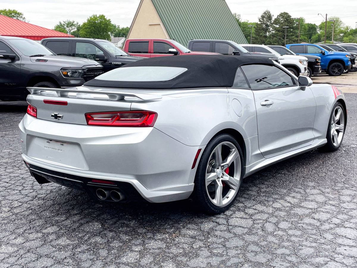 Used 2018 Chevrolet Camaro SS w/ LPO, Ground Effects Package RWD image 6