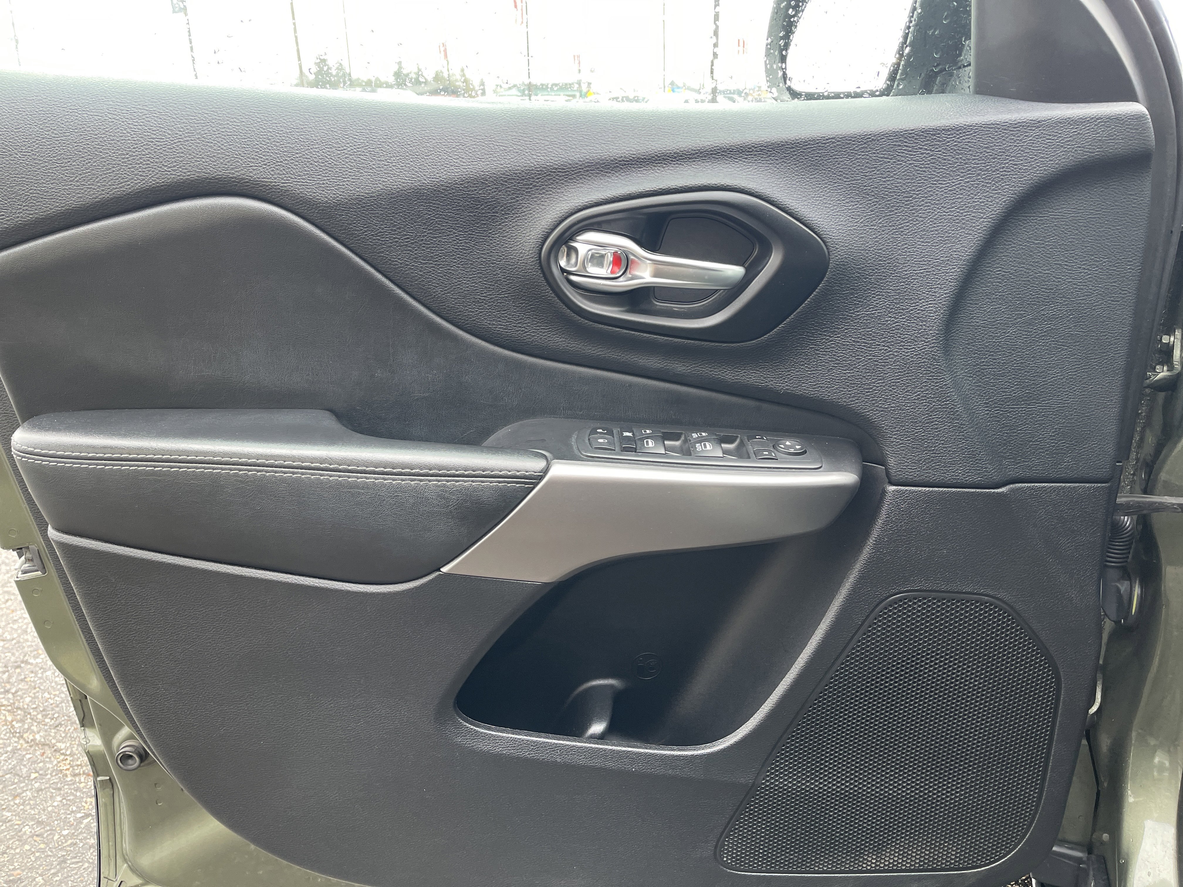 Used 2021 Jeep Cherokee Latitude Lux image 12