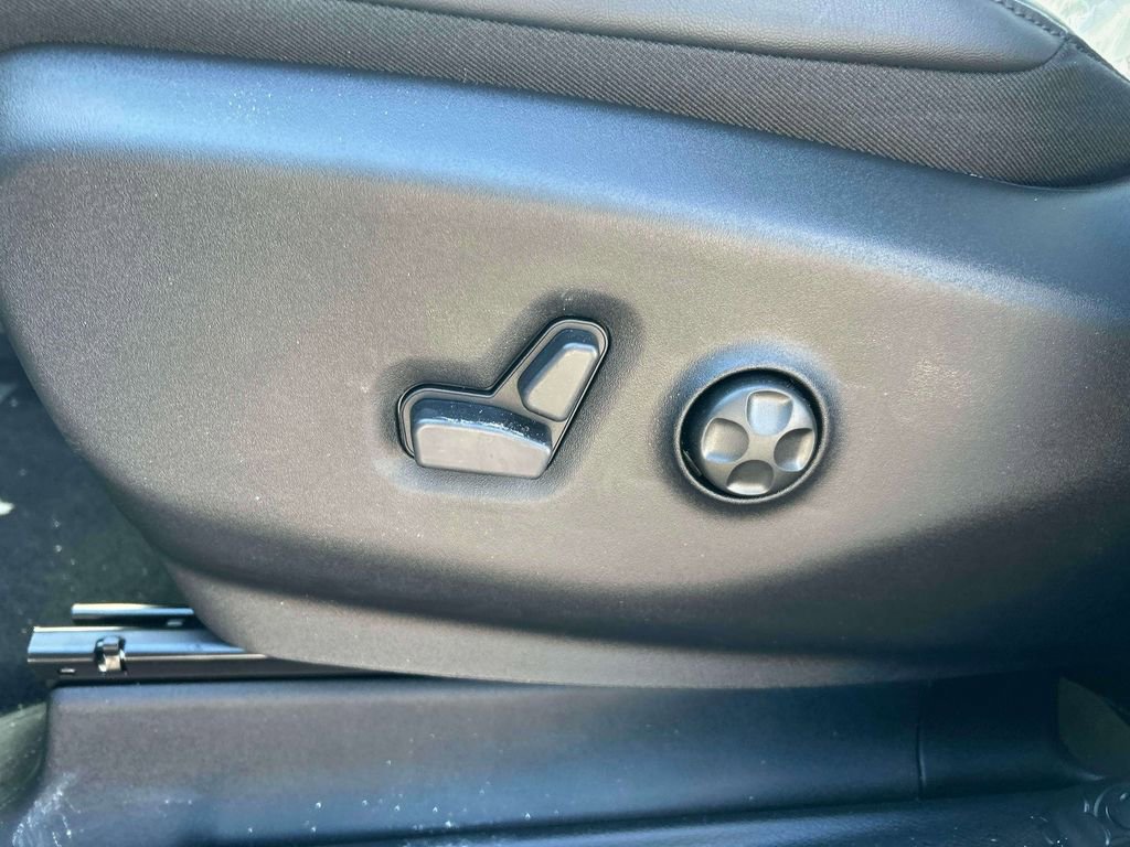 New 2026 Chrysler Voyager LX FWD image 8