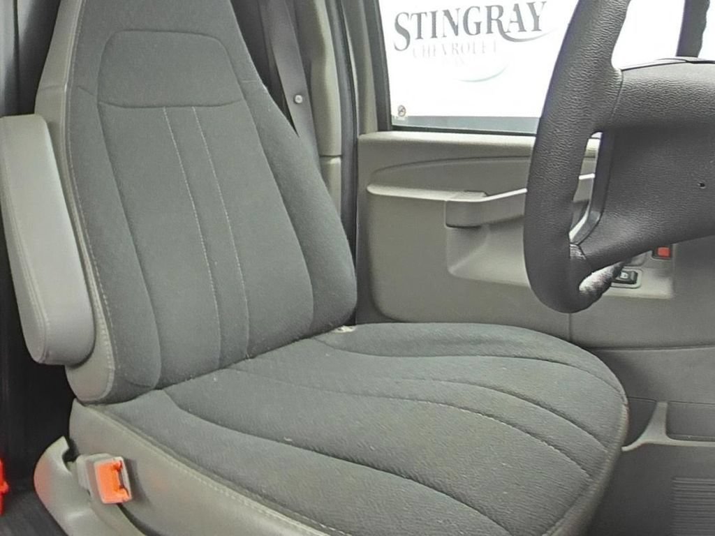 Certified 2025 Chevrolet Express 2500 w/ Driver Convenience Package RWD image 15