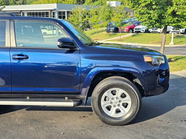 Used 2019 Toyota 4Runner SR5 AWD/4WD image 5