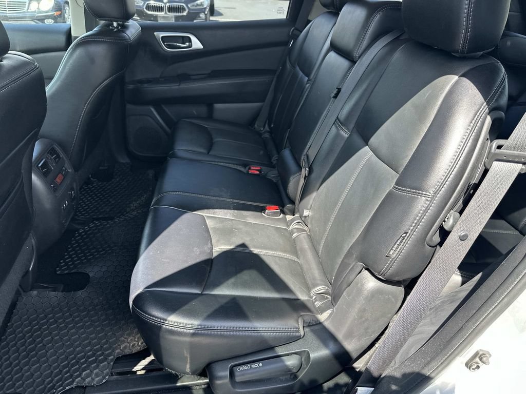 Used 2019 Nissan Pathfinder SL FWD image 12