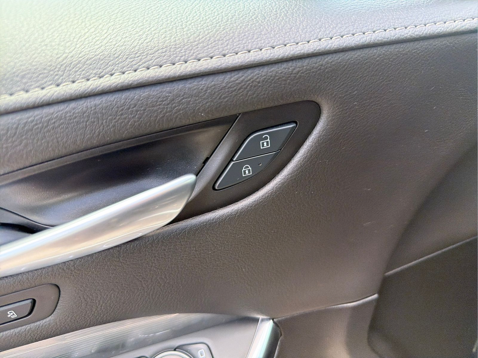 Used 2024 Cadillac XT4 Premium Luxury FWD image 27