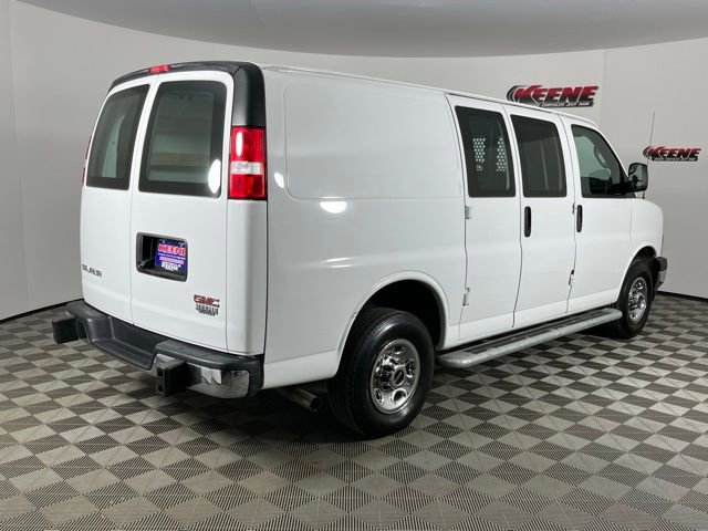 Used 2024 GMC Savana 2500 w/ Driver Convenience Package RWD image 4
