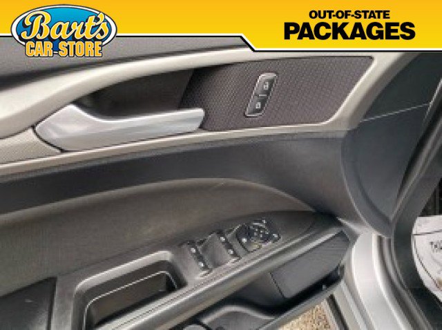 Used 2020 Ford Fusion SE image 22