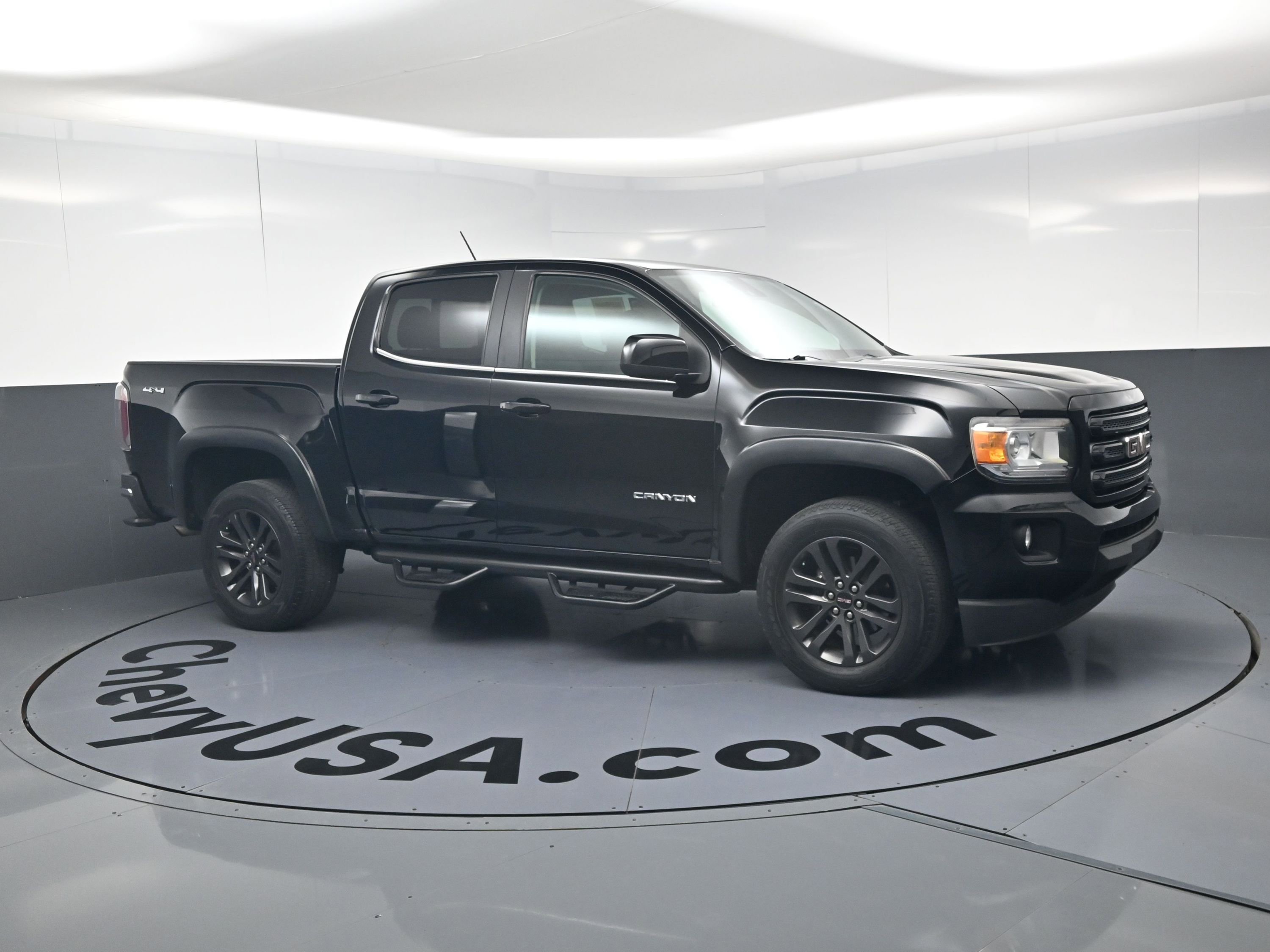 Used 2019 GMC Canyon SLE w/ Driver Alert Package AWD/4WD image 2