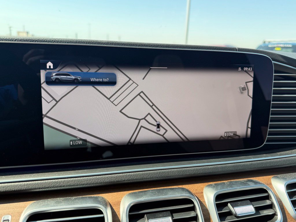 Used 2025 Mercedes-Benz GLS 450 4MATIC image 26