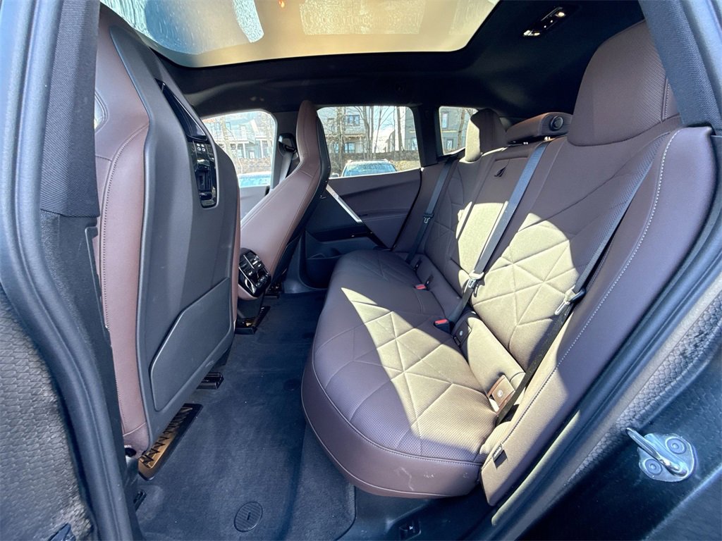 Used 2023 BMW iX xDrive50 w/ Ultimate Package 2 image 24