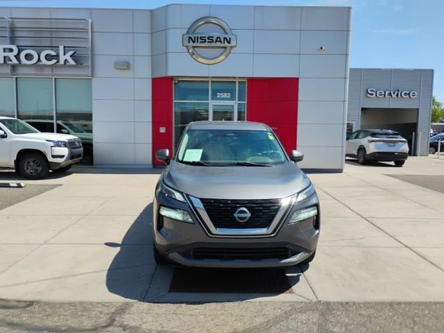 Used 2022 Nissan Rogue SV AWD/4WD image 2