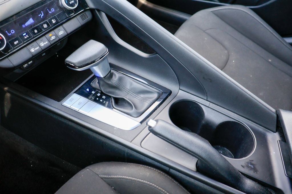 Used 2024 Hyundai Elantra SEL FWD image 15