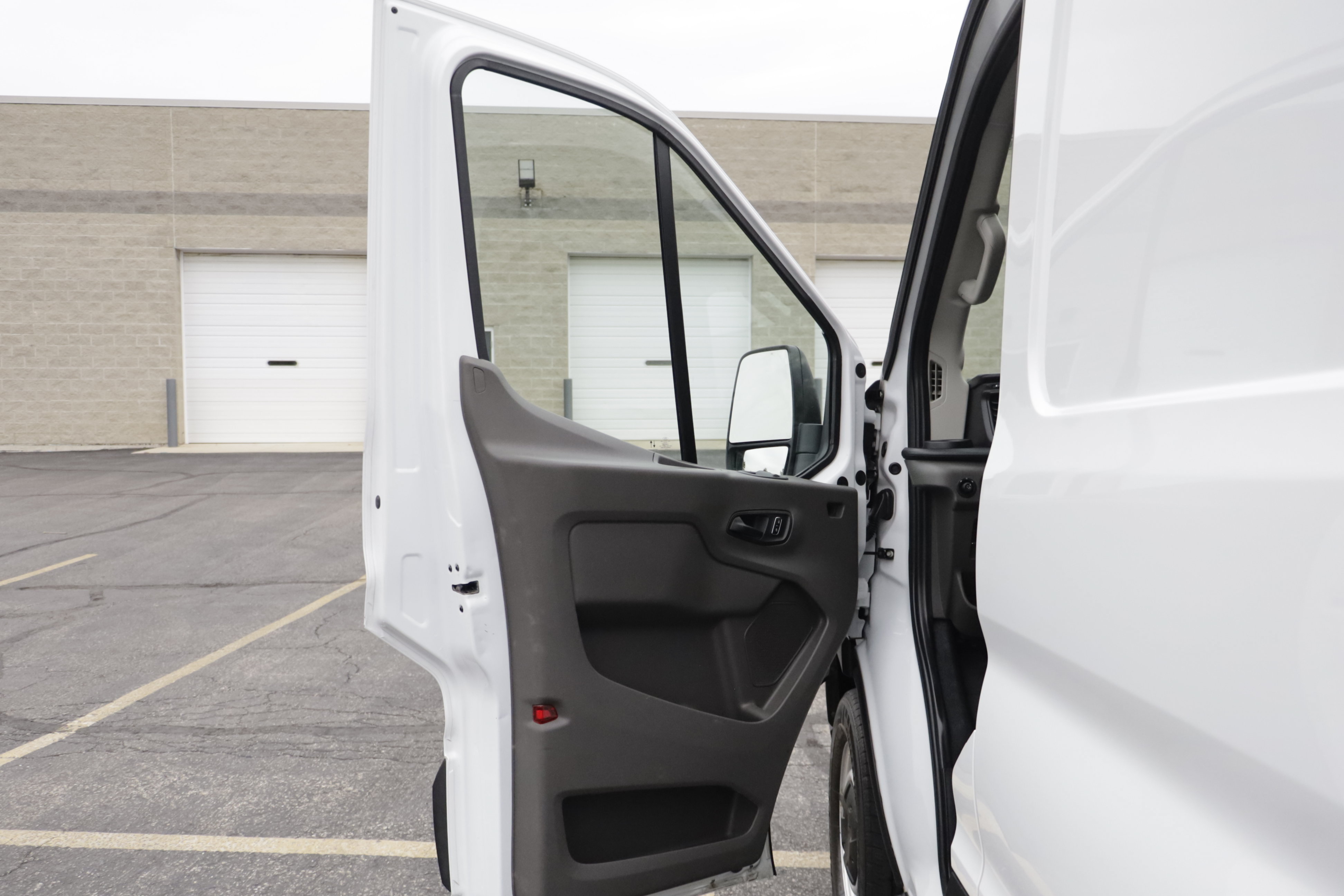 Used 2023 Ford Transit 250 148 High Roof RWD image 3