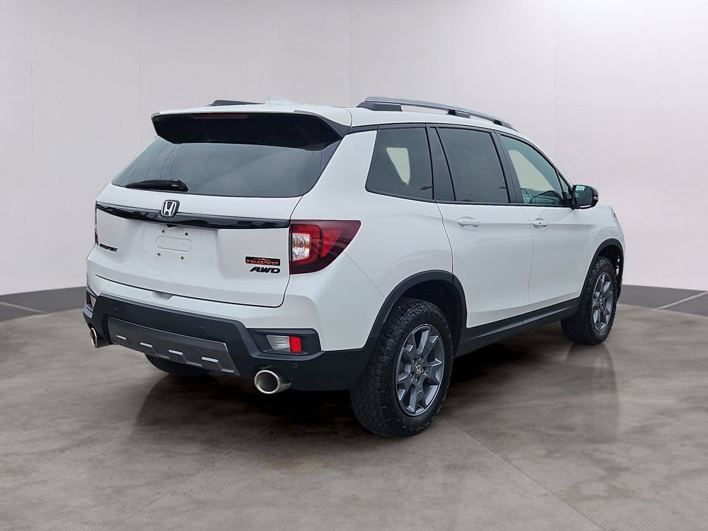 Certified 2025 Honda Passport TrailSport image 4