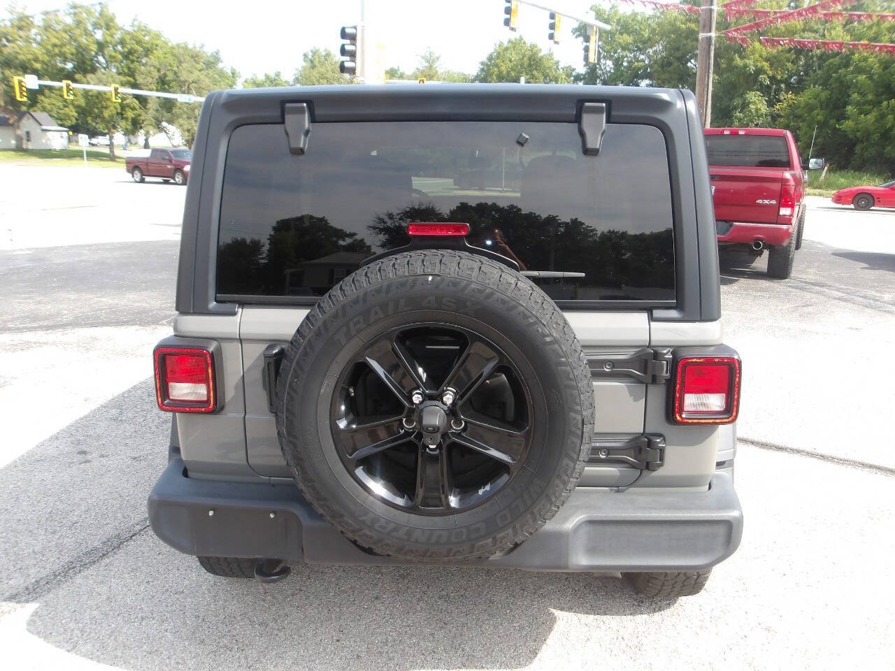 Used 2021 Jeep Wrangler Unlimited Sport AWD/4WD image 7