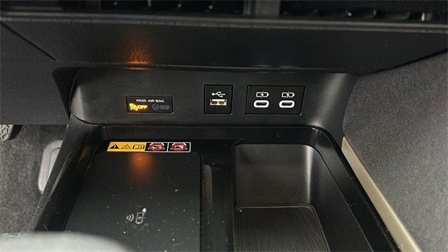 Used 2025 Toyota Camry LE image 18