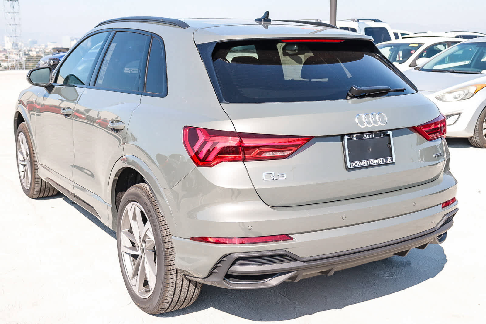 New 2025 Audi Q3 2.0T Premium image 9