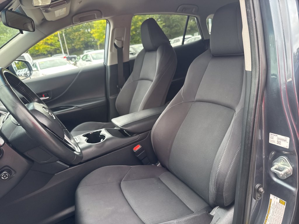 Used 2023 Toyota Venza LE AWD/4WD image 16