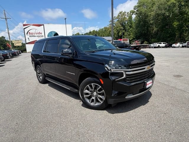 Used 2021 Chevrolet Suburban LT w/ LT Signature Package AWD/4WD image 2