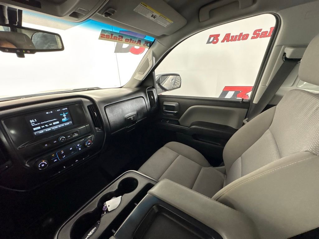 Used 2018 Chevrolet Silverado 1500 Custom w/ Custom Value Package AWD/4WD image 29