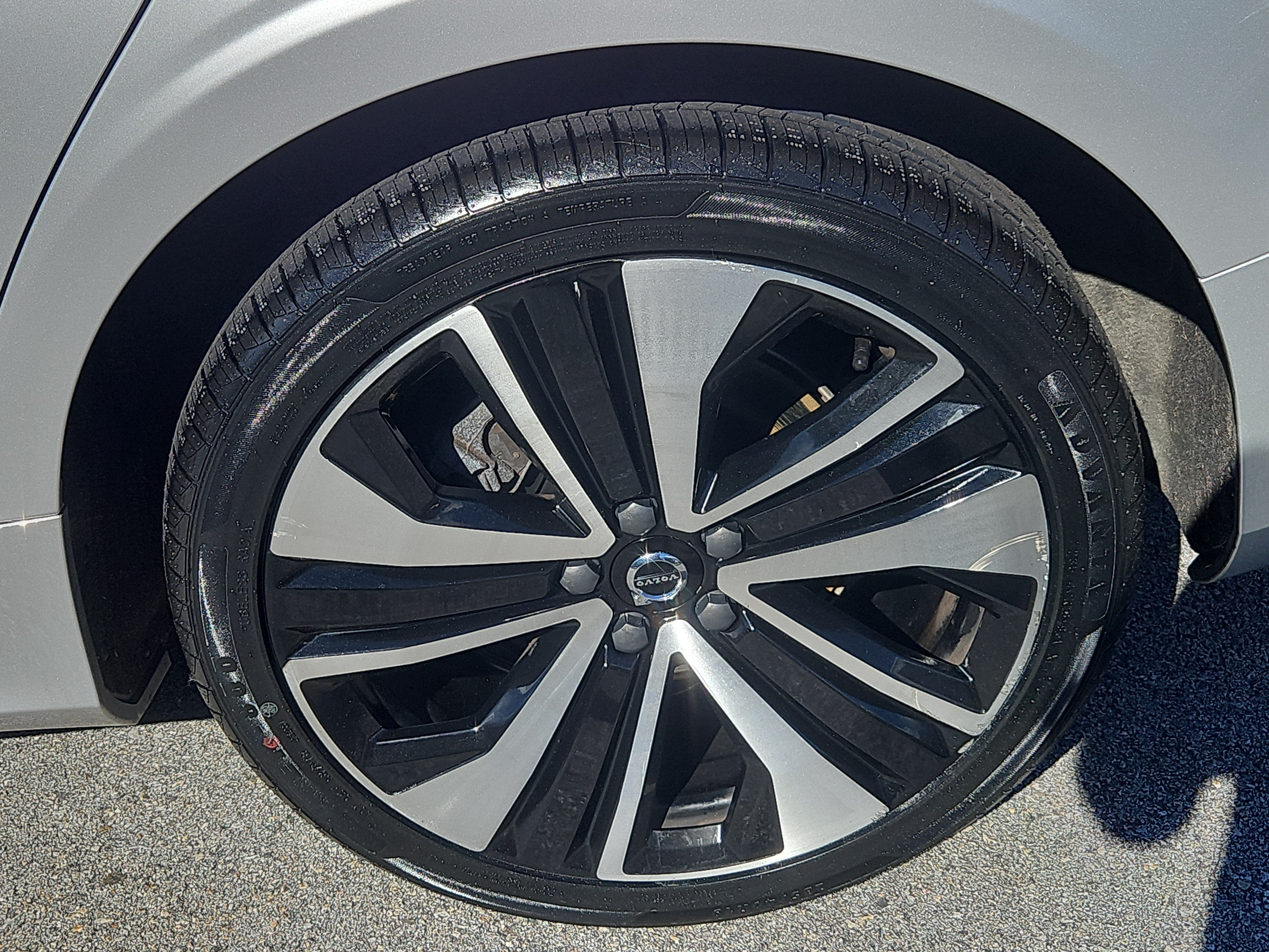 Used 2022 Volvo S60 B5 Momentum w/ Premium Package FWD image 27