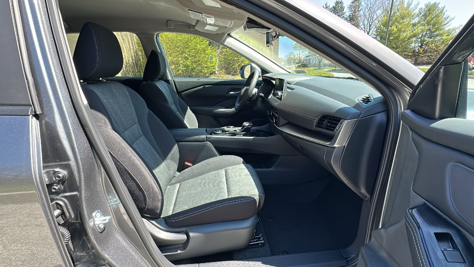 New 2026 Nissan Rogue SV w/ Cold Weather Package AWD/4WD image 8