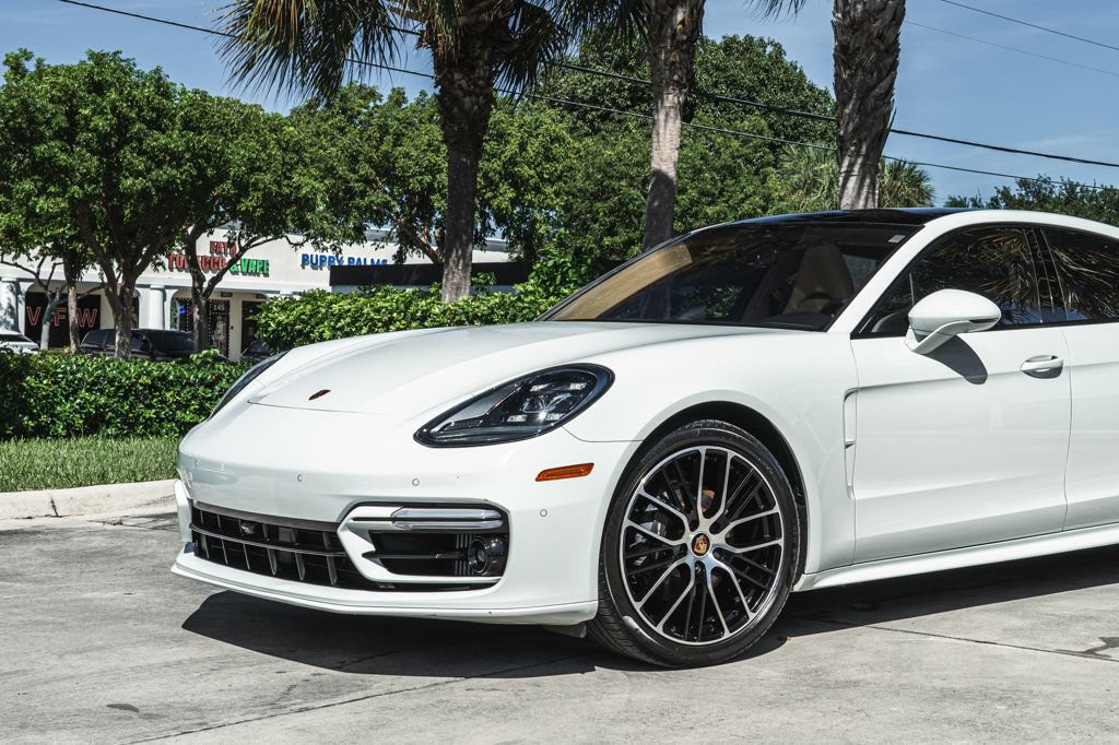 Used 2023 Porsche Panamera image 2