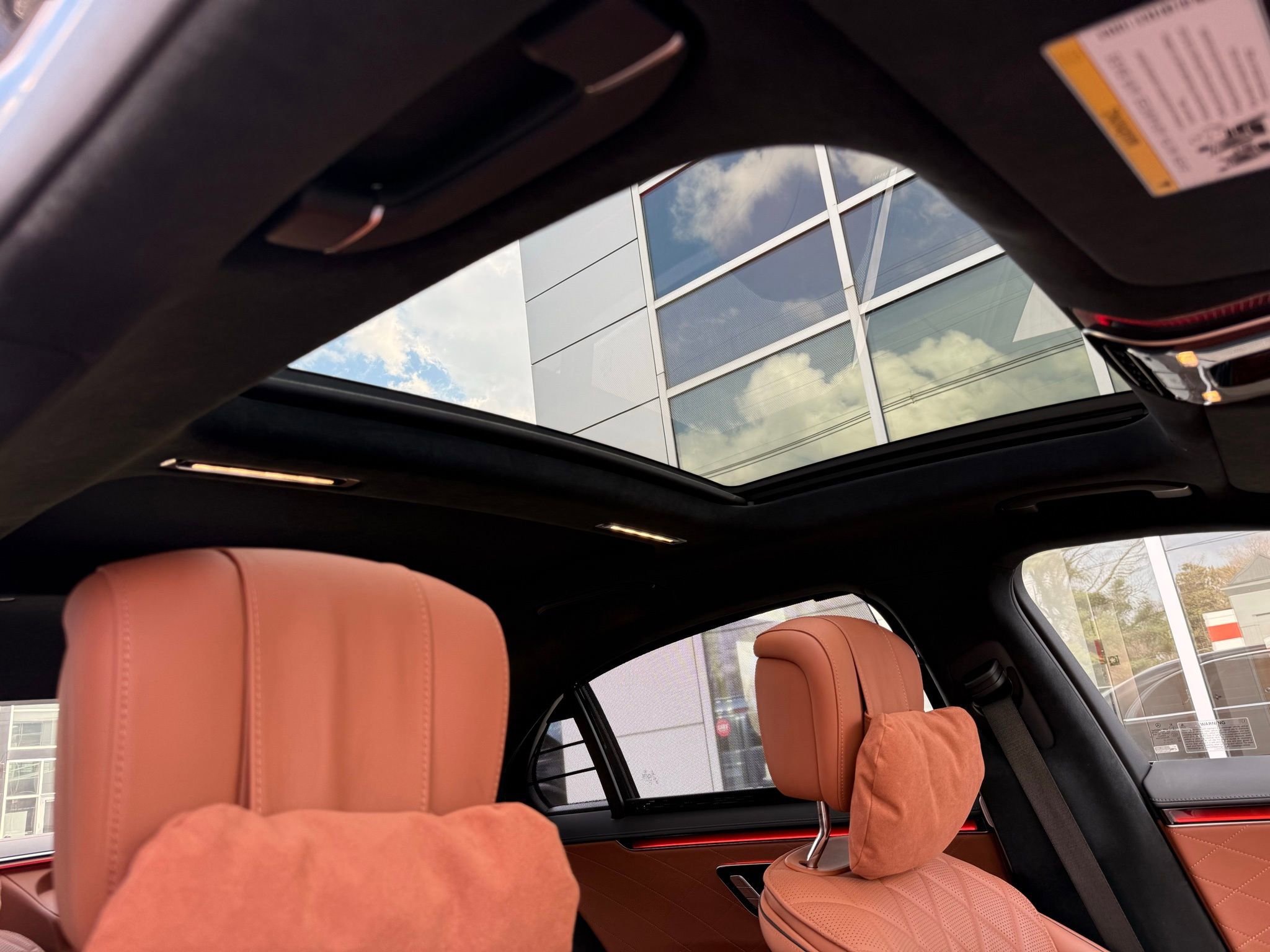 Used 2022 Mercedes-Benz S 580 4MATIC Sedan w/ AMG Line Package image 28