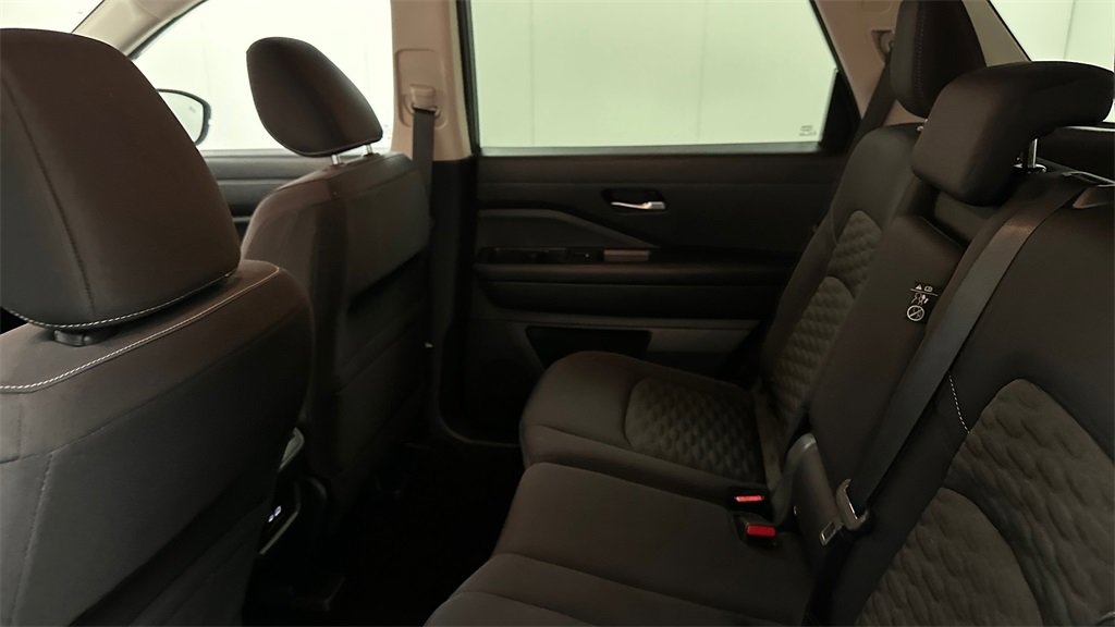 Certified 2022 Nissan Pathfinder SV image 10