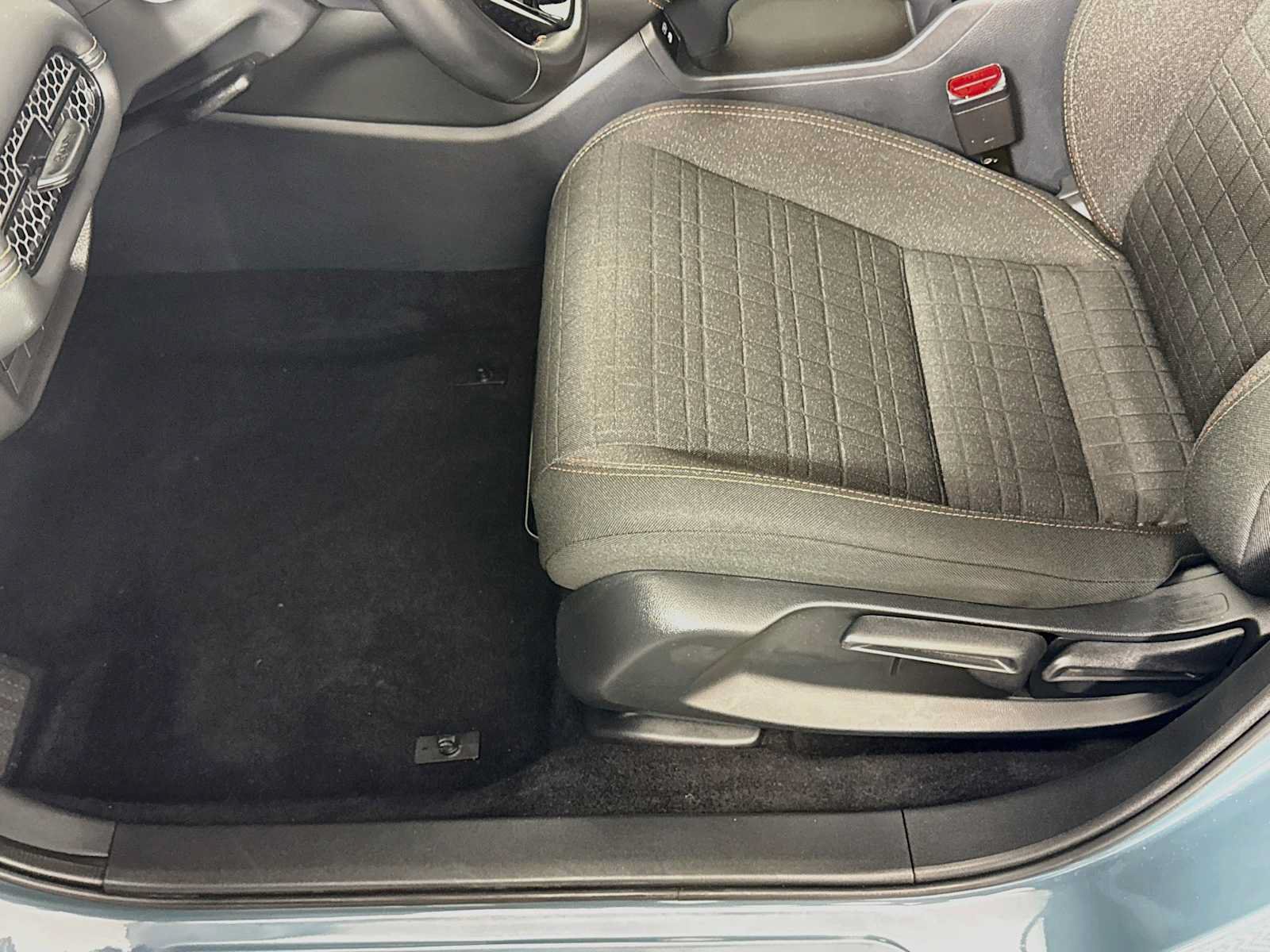 Certified 2025 Honda HR-V Sport image 15