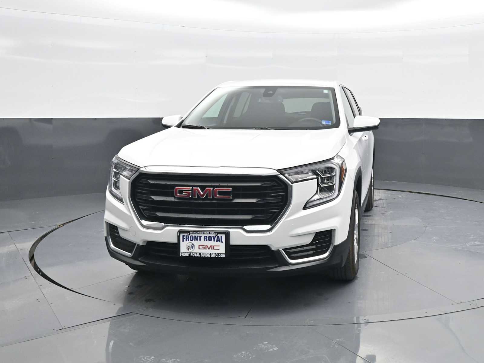 Used 2024 GMC Terrain SLE AWD/4WD image 3