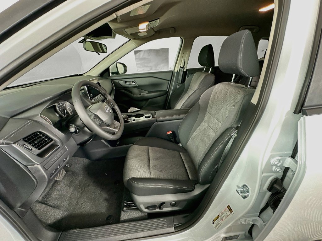 New 2027 Nissan Rogue SV w/ Cold Weather Package AWD/4WD image 28
