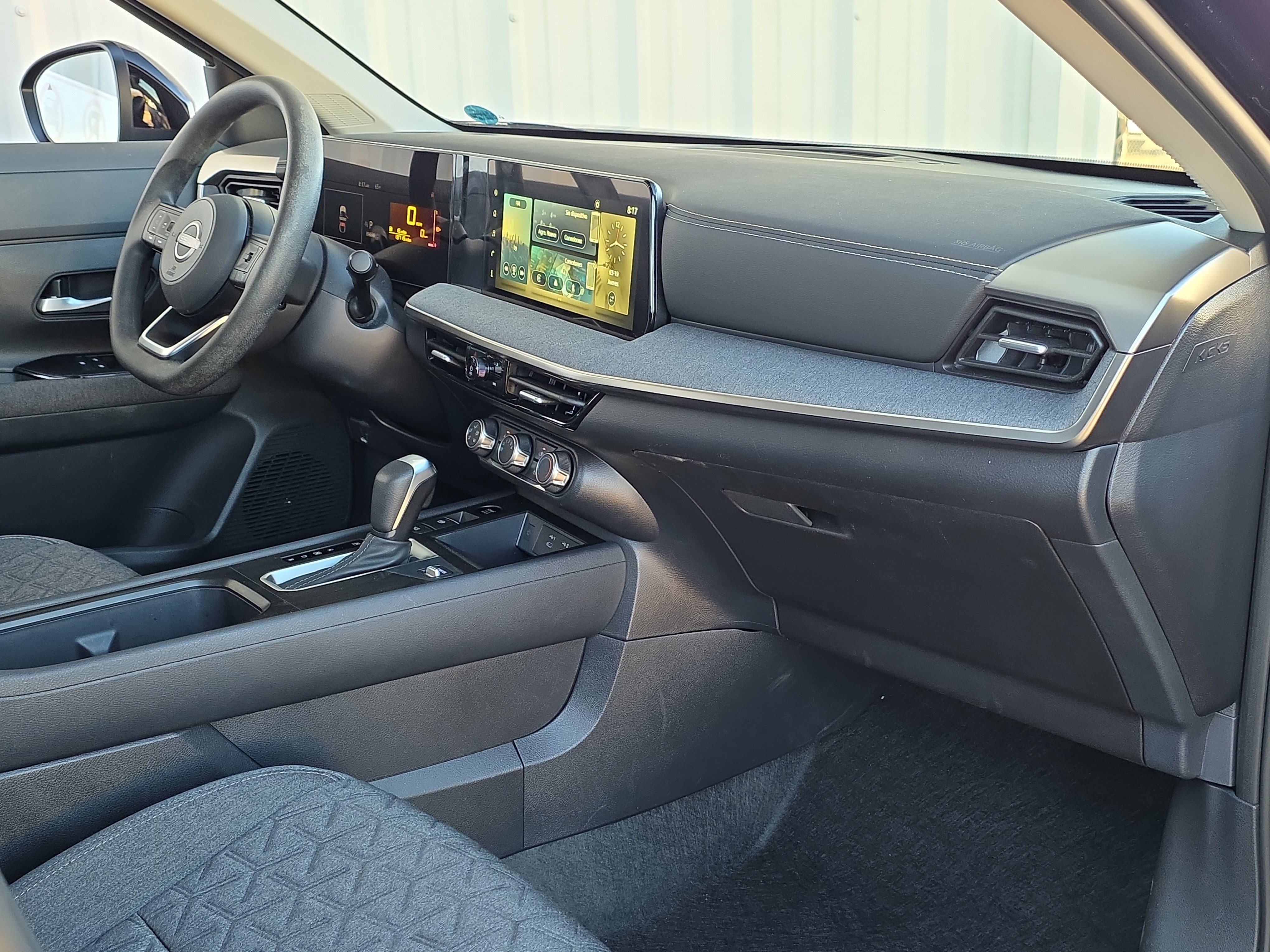 Used 2025 Nissan Kicks SV image 32