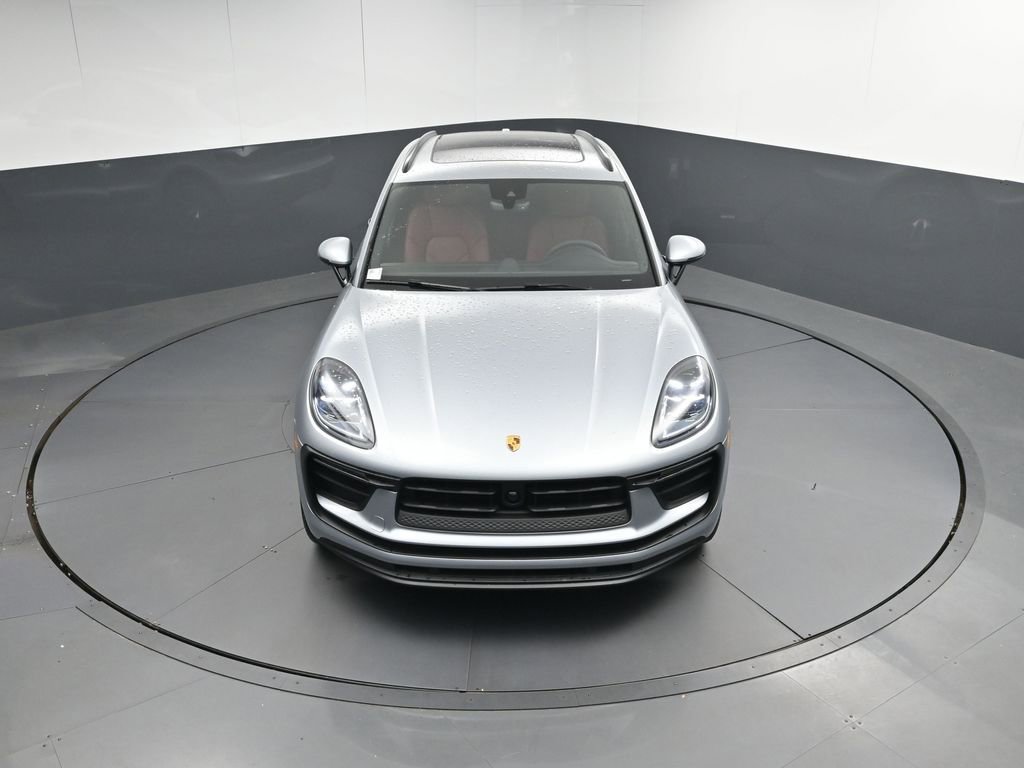 Used 2025 Porsche Macan image 40