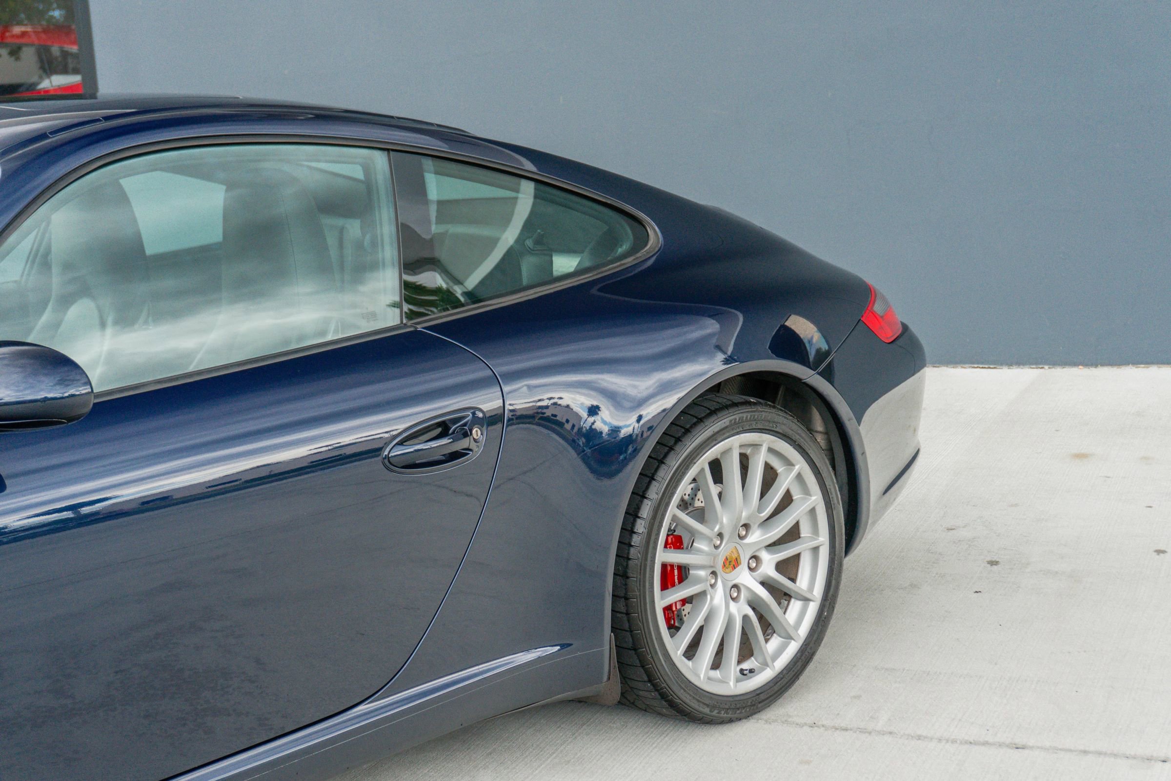 Used 2005 Porsche 911 Carrera RWD image 24