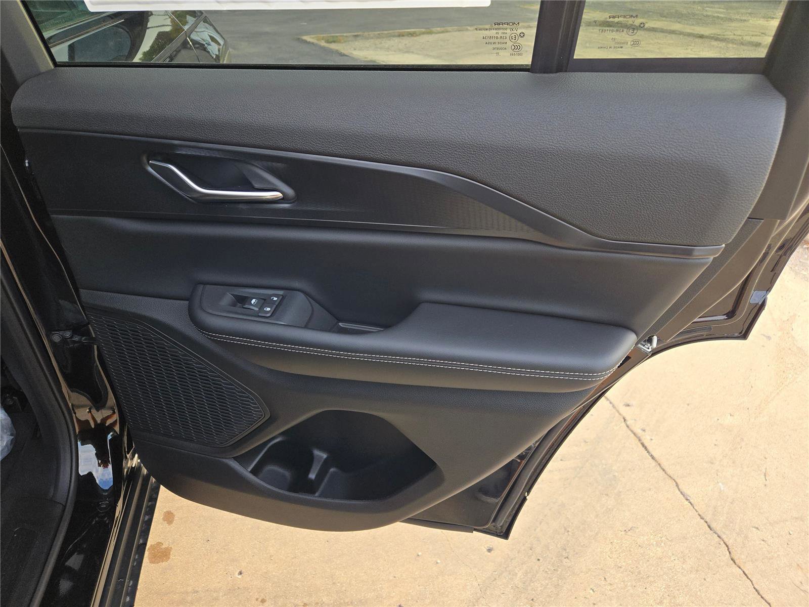 New 2025 Jeep Grand Cherokee Laredo w/ MOPAR Finishing Package image 8