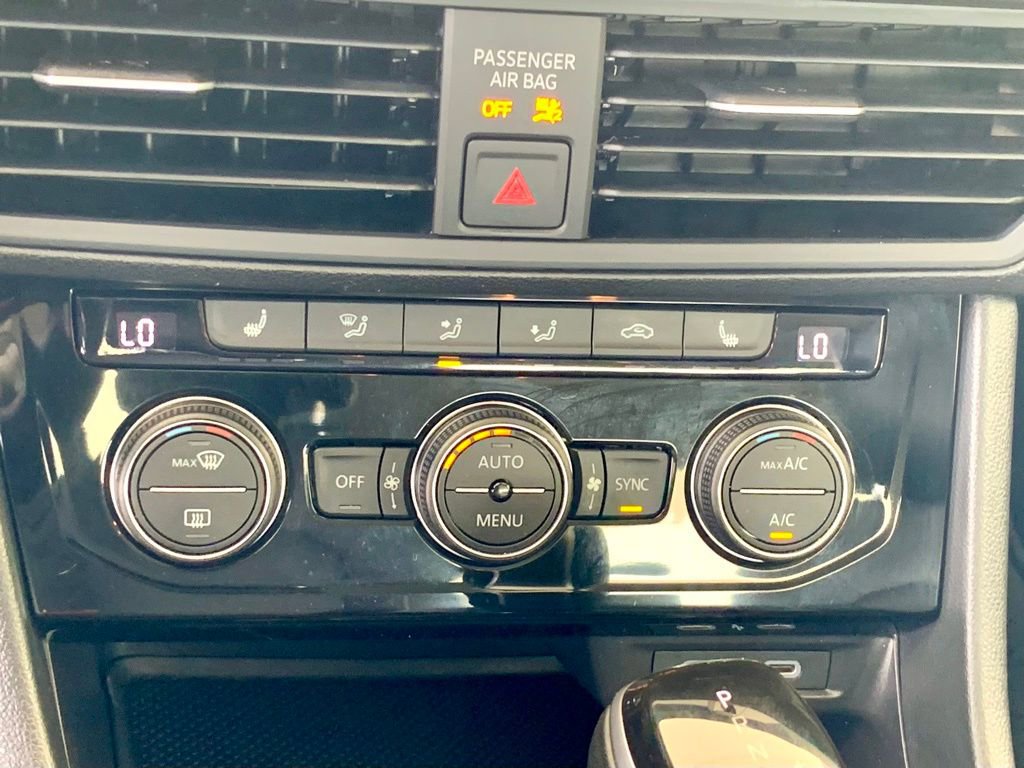 Used 2024 Volkswagen Jetta SE image 36
