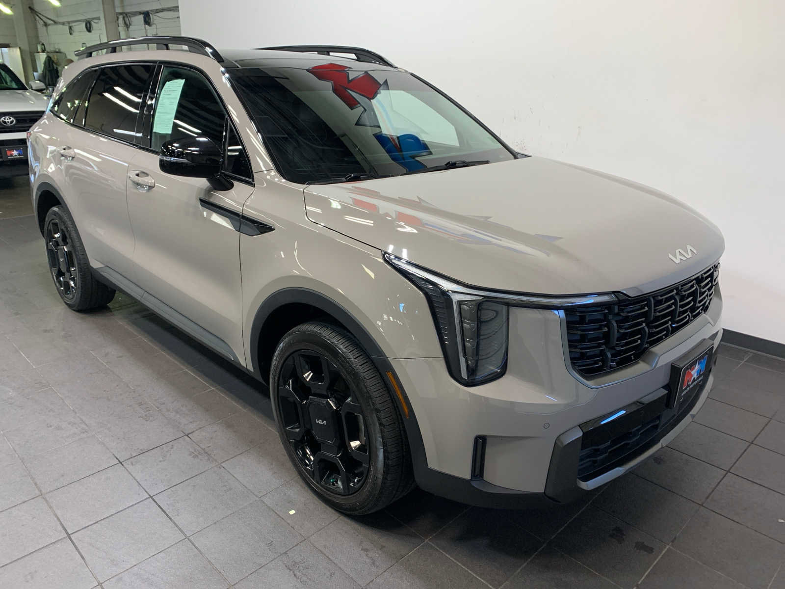 Used 2024 Kia Sorento X-Line EX image 2