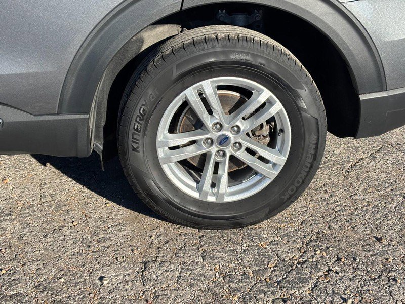 Used 2023 Ford Explorer XLT w/ Equipment Group 202A image 11