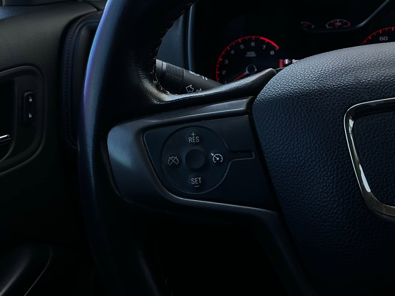 Used 2015 GMC Canyon SLE w/ All-Terrain Package image 34