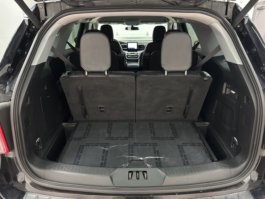 Used 2023 Ford Explorer XLT w/ Equipment Group 202A AWD/4WD image 37