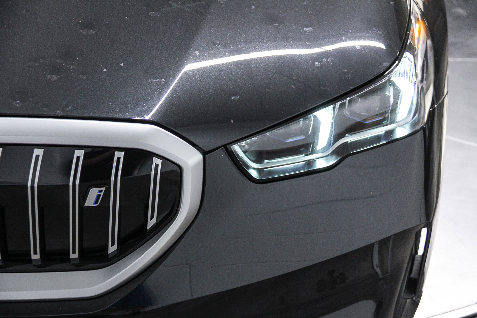 New 2026 BMW i5 eDrive40 w/ Convenience Package image 10