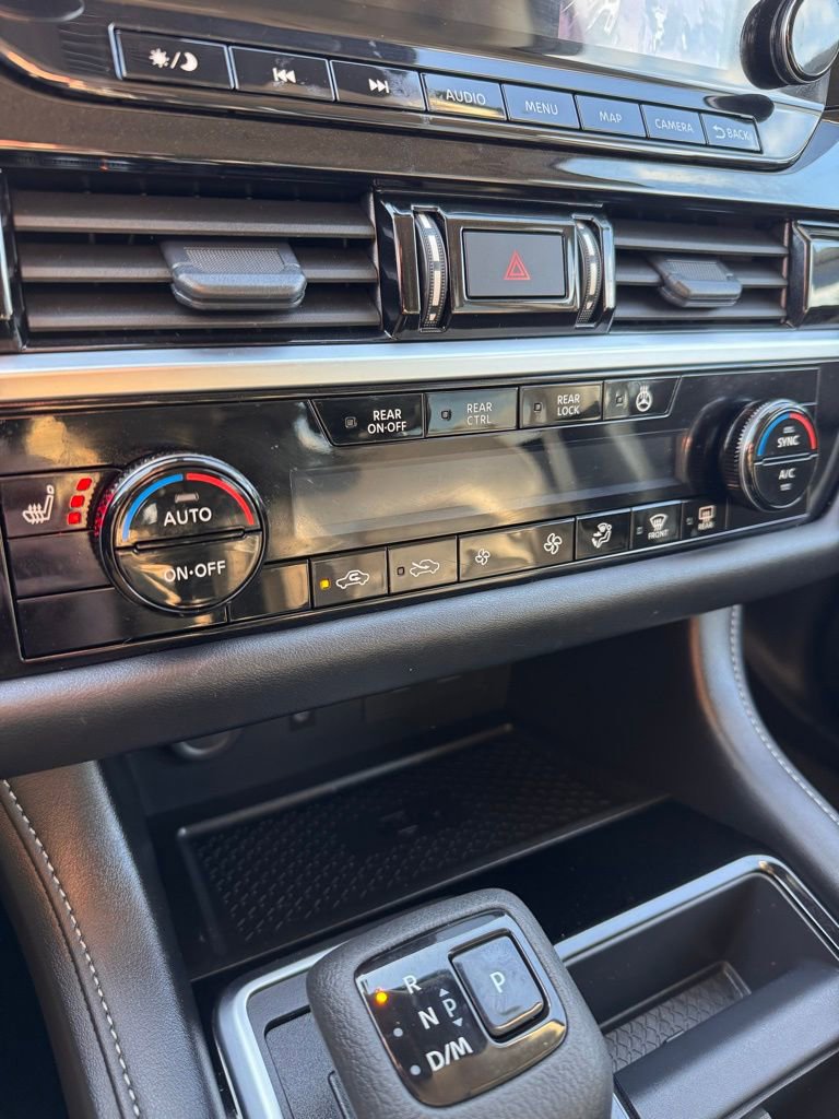 Used 2025 Nissan Pathfinder SL image 23