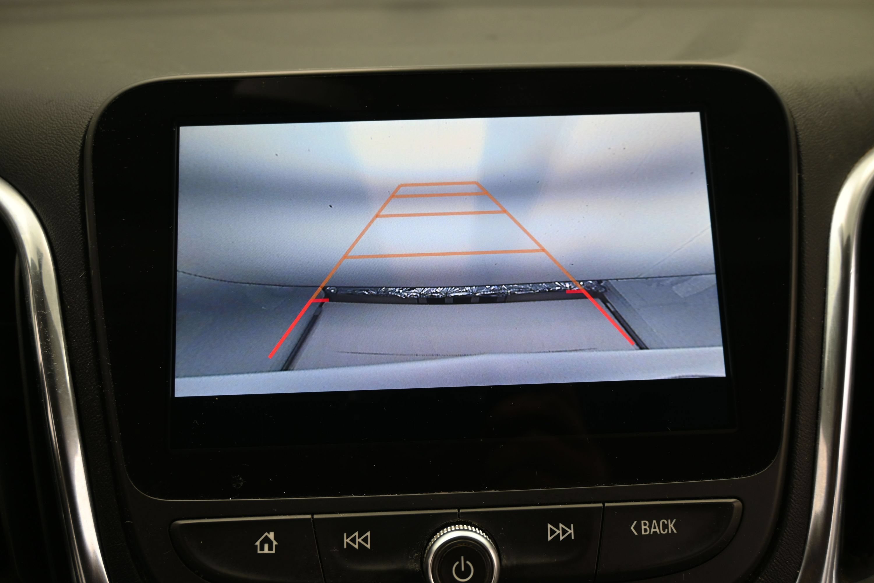 Used 2019 Chevrolet Equinox LT w/ Sun & Navigation Package FWD image 19